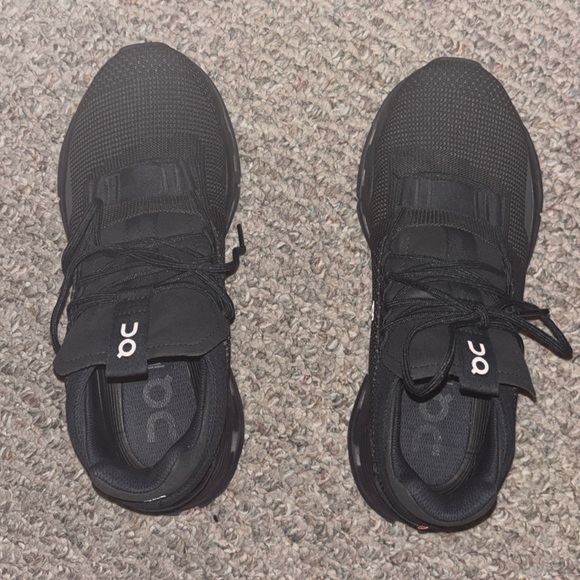 ON CLOUD NOVA - Picture 1 of 7